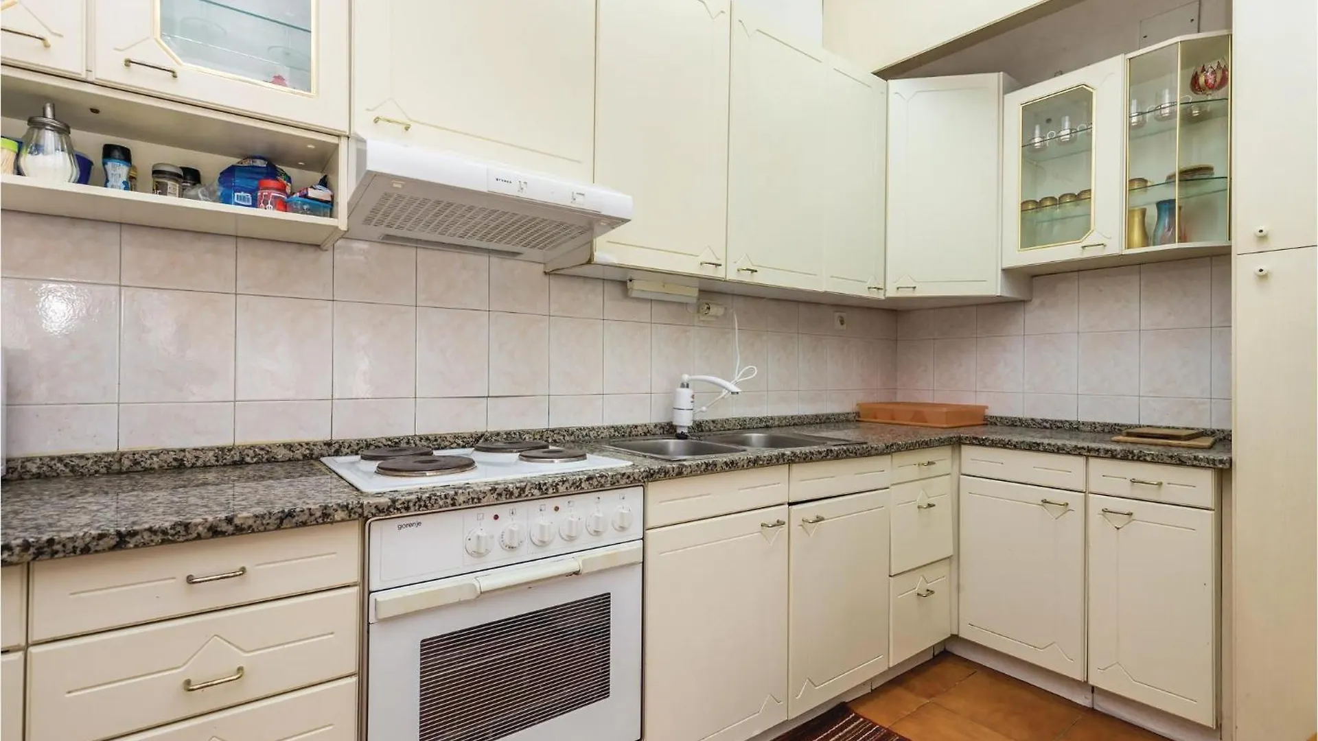 4 Bedroom Pet Friendly Home In Volosko Case de vacanță